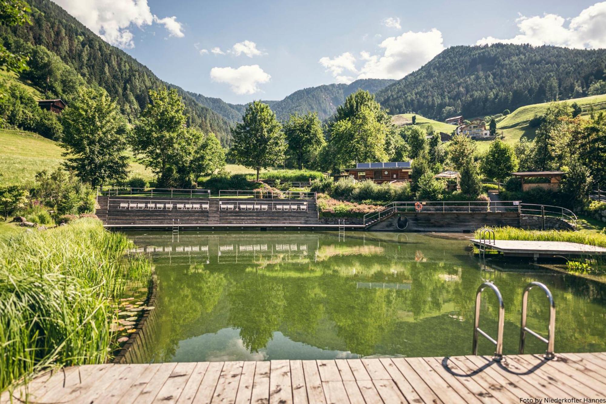 Grosskarnaiderhof Appartements-Bauernhof-Natur Pur Luson Exterior foto